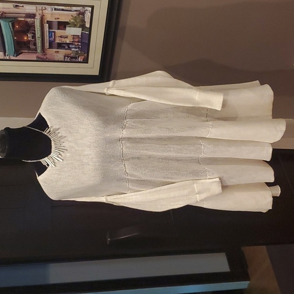 Ces Femme Oversized Ivory Tiered Tunic Top. Small, Medium, Large - Picture 4 of 5